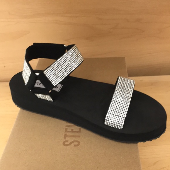 Steve Madden Shoes - Steve Madden belt cross strap summer sandals